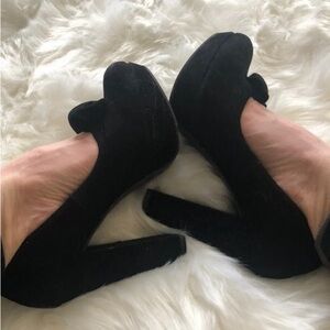 Kaya black heels 7.5